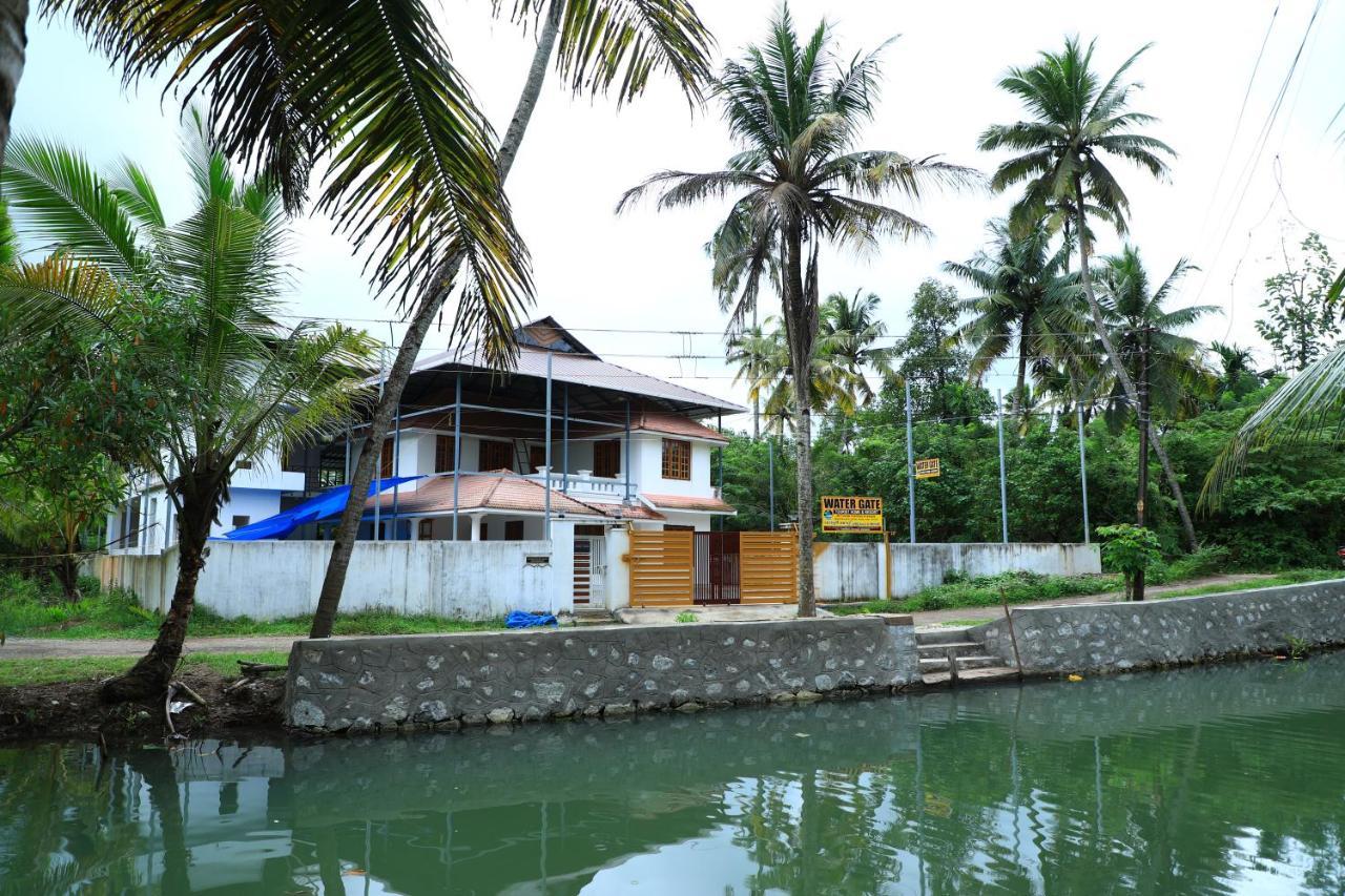 Water Gate Tourist Home And Resorts Mundrothuruth Ngoại thất bức ảnh