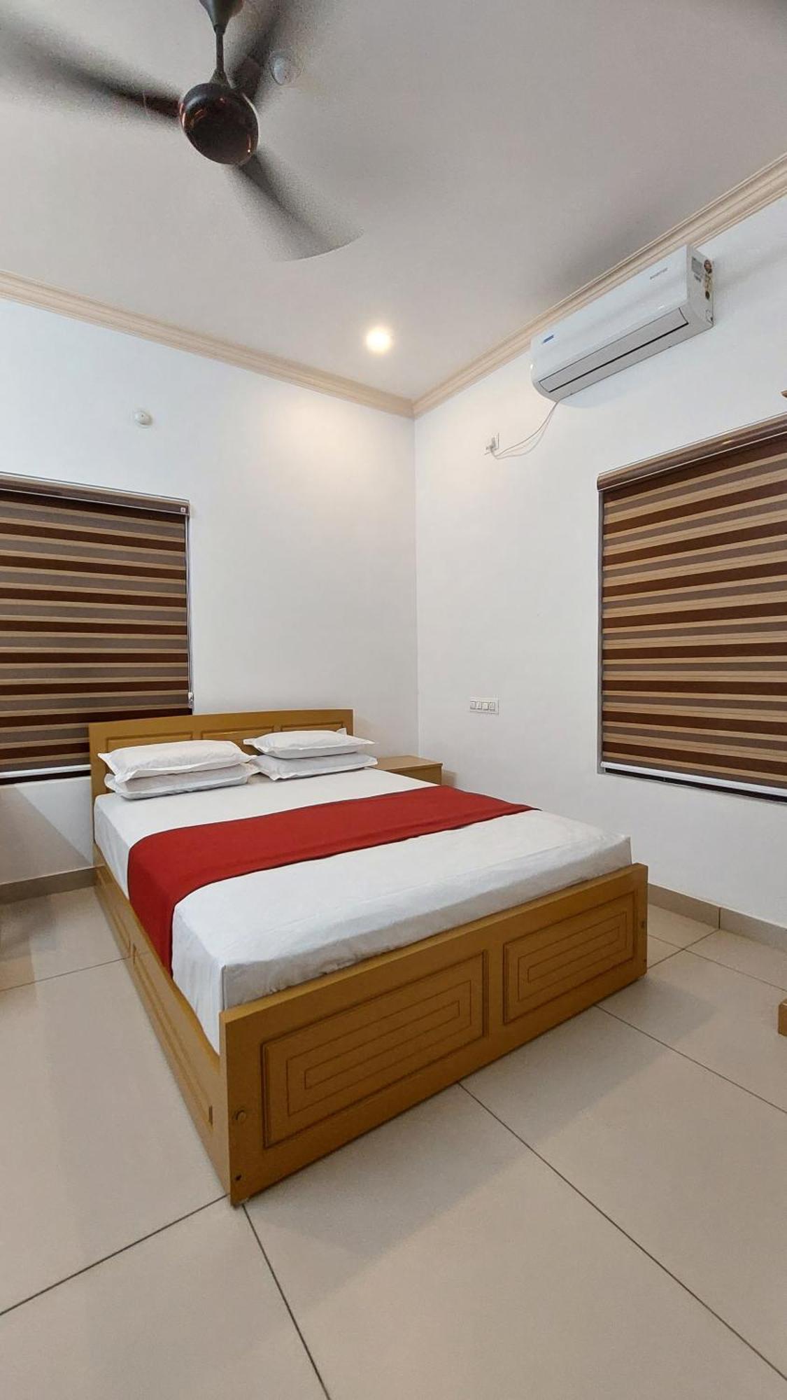 Water Gate Tourist Home And Resorts Mundrothuruth Ngoại thất bức ảnh